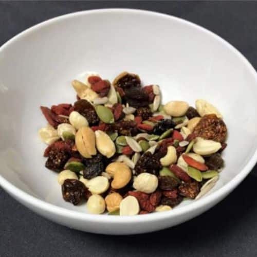 goji golden berry trail mix